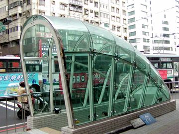 建築用玻璃－10mm綠異形彎曲強化玻璃