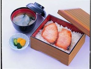 新竹日式便當–味噌鮭魚飯